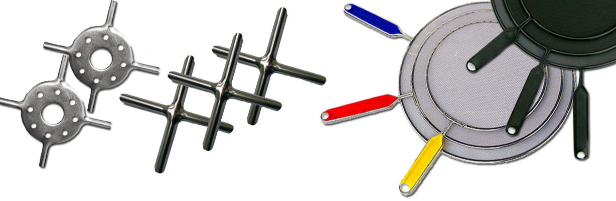 Namų apyvokos reikmenys: sietų dangteliai, valcavimo kaištis ir mėsmalė, šaukštas, žievelė - Lenkija